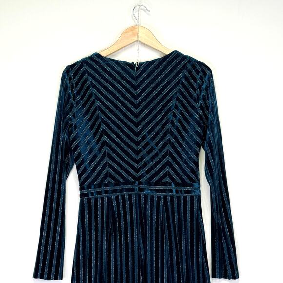 Belle BADGLEY MICSHKA Velvet Long Gown Womens 6 Teal Blue Stripes Formal Evening - Picture 6 of 11